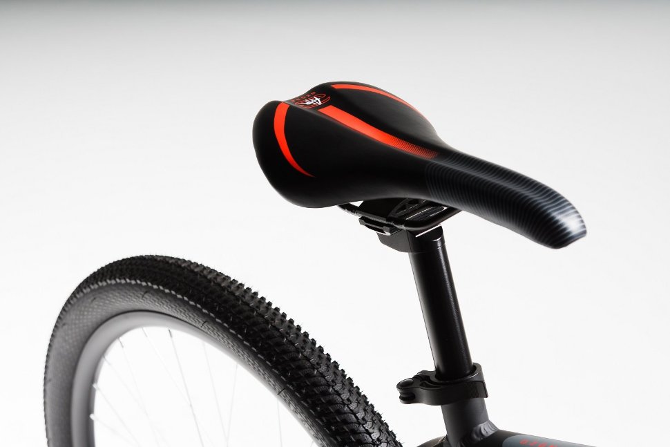 Удобное спортивное седло